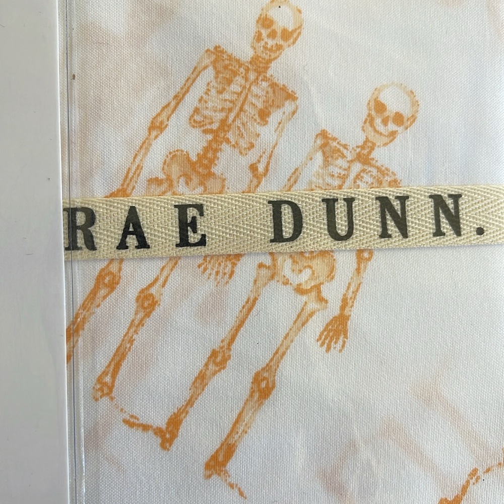 Rae Dunn Halloween Queen Sheet Set Skeletons Holding Hands Lover Skull sheets